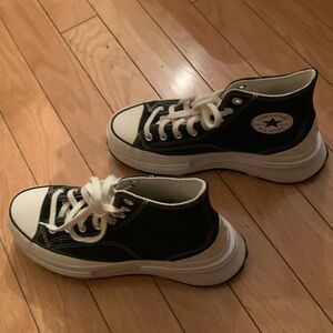 Converse tennis shoes